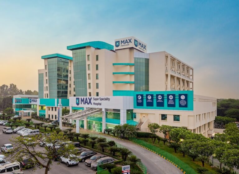 Max Super Specialty Hospital, Gurgaon